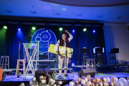 Koncert Noworoczny Miasta Wisła - Zbigniew Czyż prezentuje słowo "praca"